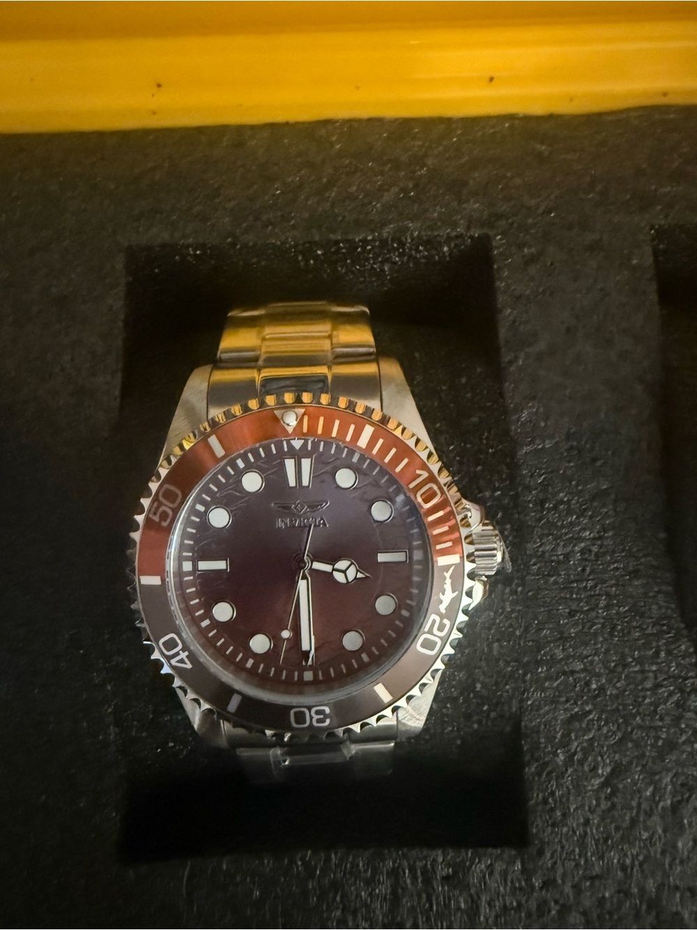 Invicta Watch Case With 8 Men’s Watches - Picture 6 of 11